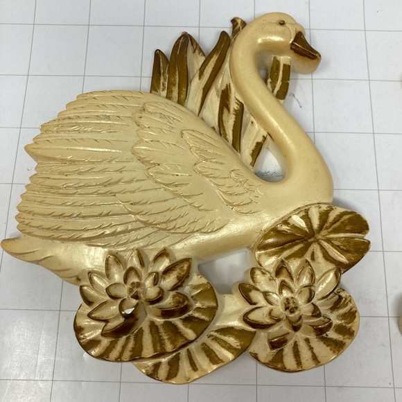 Incredible Swan Chalkware Set 1987 Miller Studio Cream / Gold / 2pcs Set - Picture 4 of 14